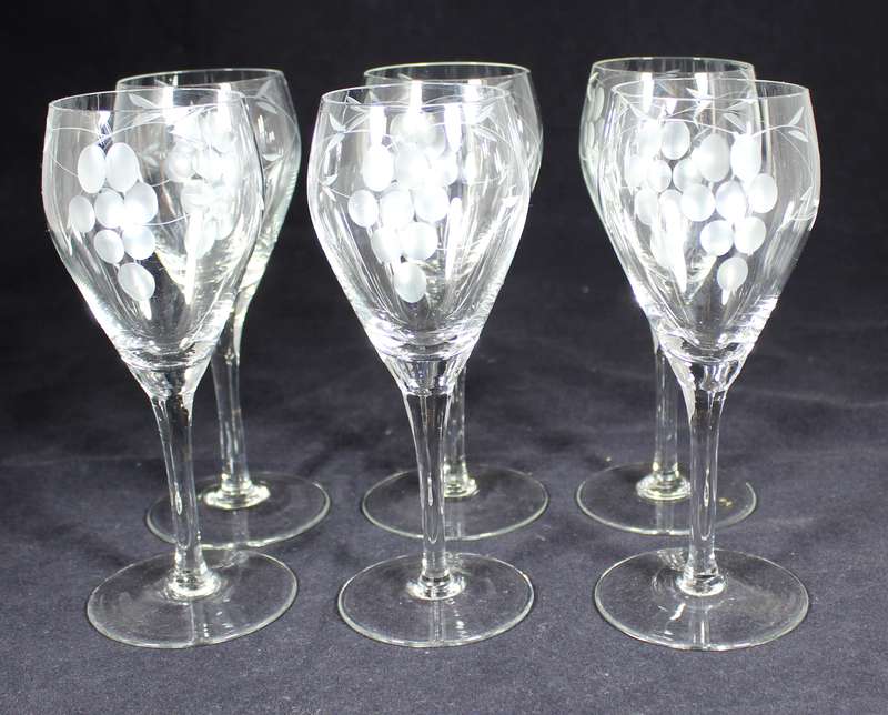 Set of six wine glasses with etched grapes motif