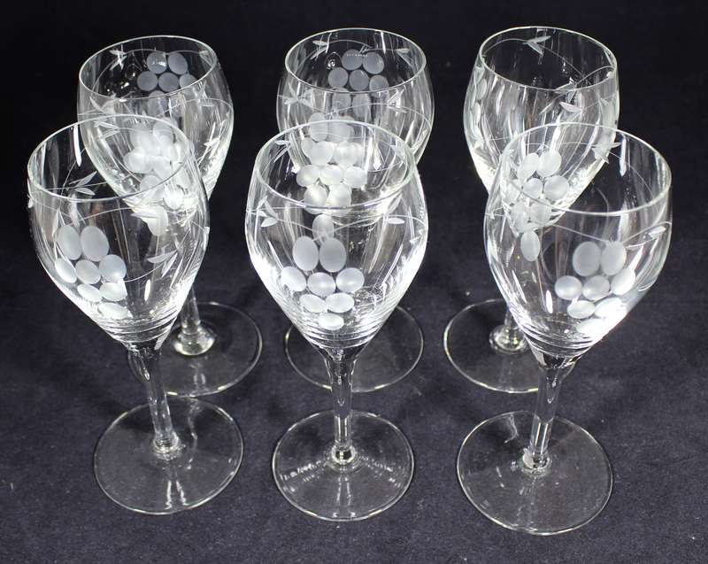 Set of six wine glasses with etched grapes motif