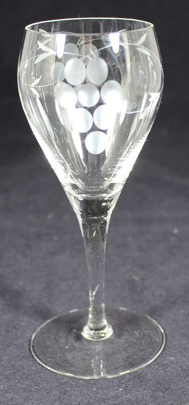 Set of six wine glasses with etched grapes motif