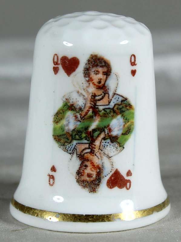 Bone China thimble - Queen of hearts