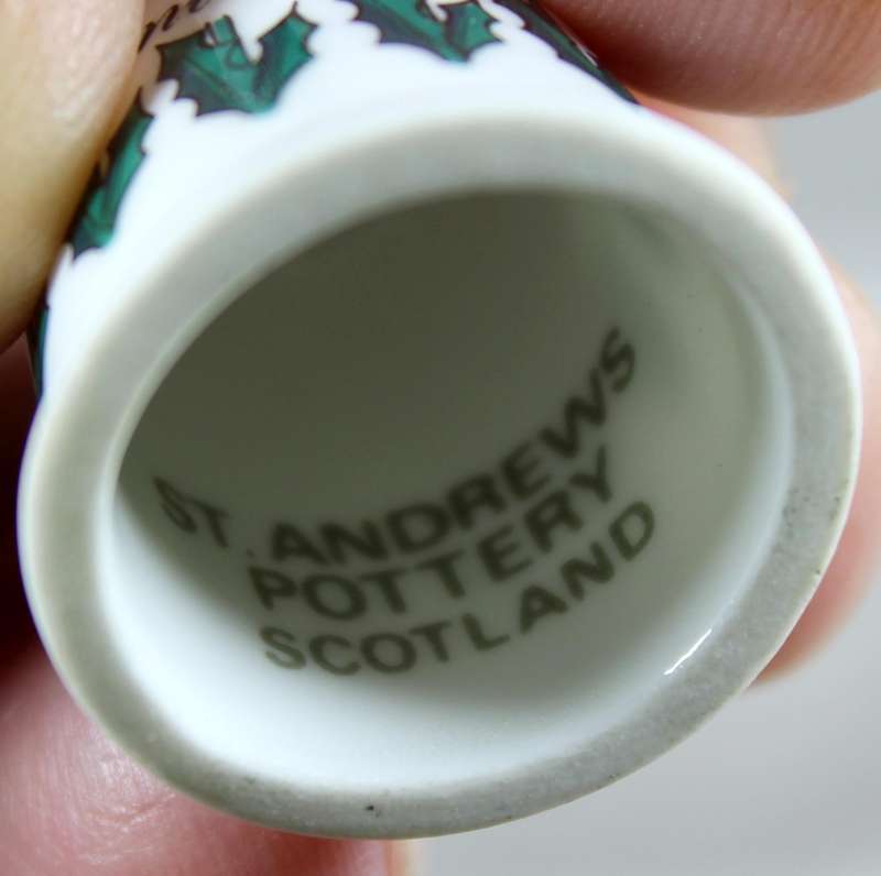 Bone China thimble - Edinburgh - St Andrews pottery