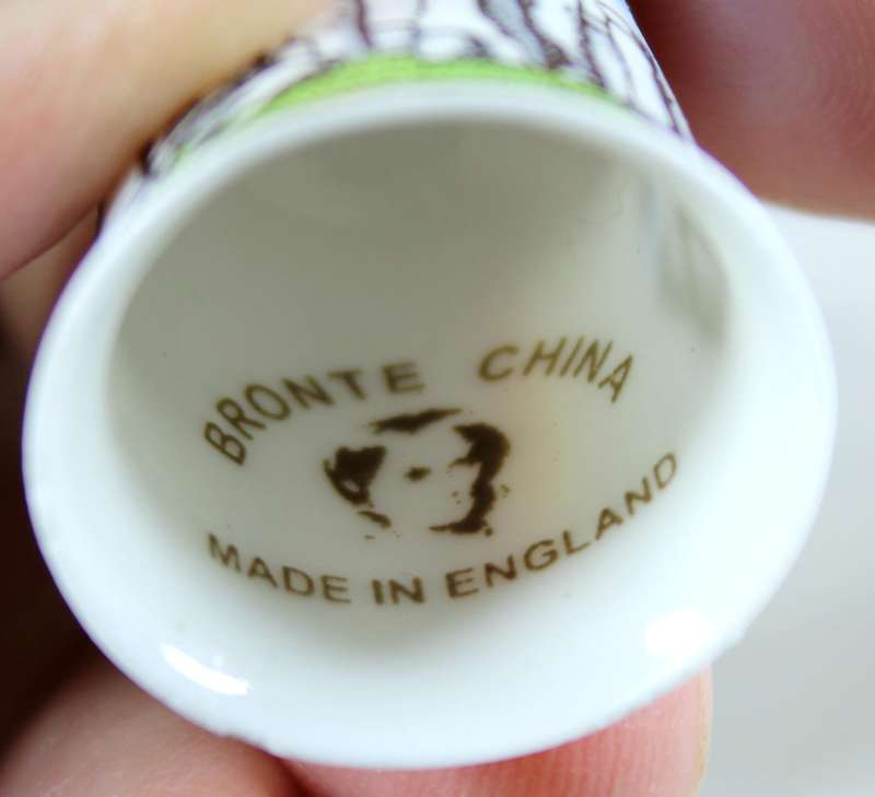 Bone China thimble - Stonehenge - Wiltshire - Bronte China