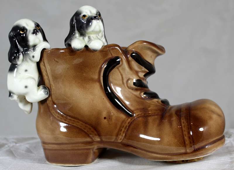 Piggy bank - Puppies on shoe