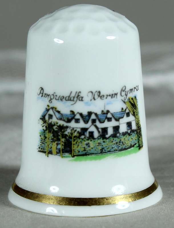 Bone China thimble - Arngueddfa Werin Cymru - Y DDRAIG potteries