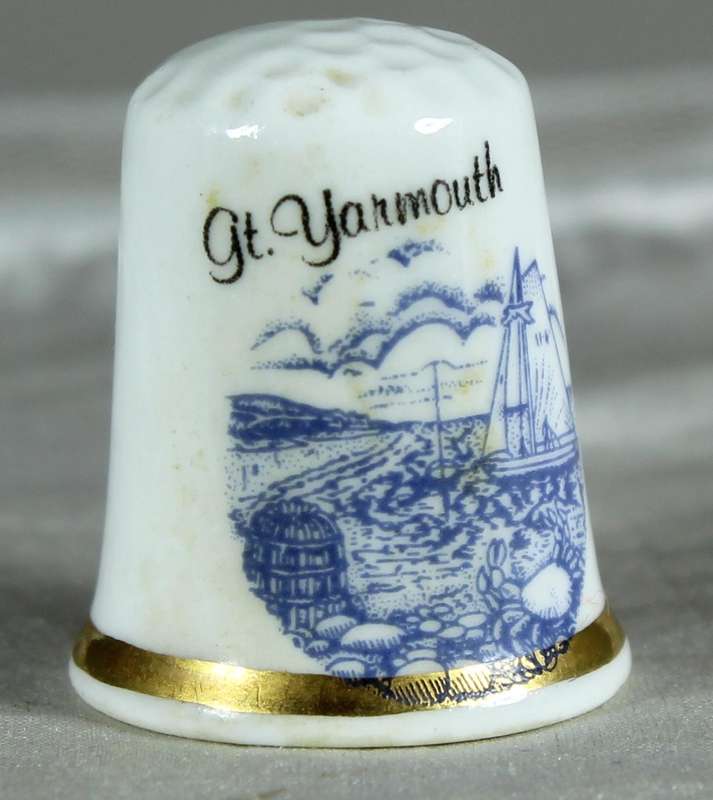 Bone China thimble - Gt. Yarmouth - M.G