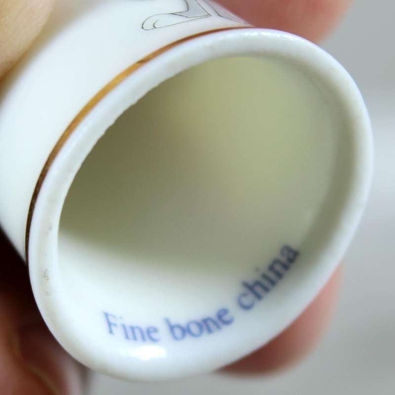 Bone China thimble - Bugs bunny