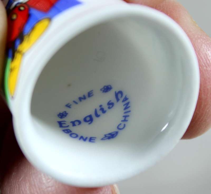 Bone China thimble - Disney land Paris - Mickey mouse