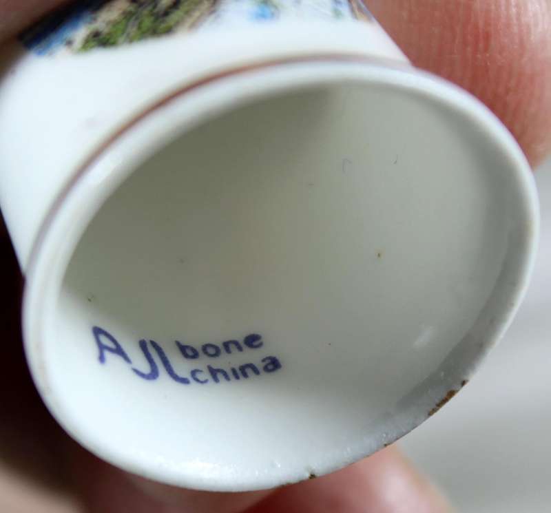 Bone China thimble - Beachy head Eastbourne - AJL China