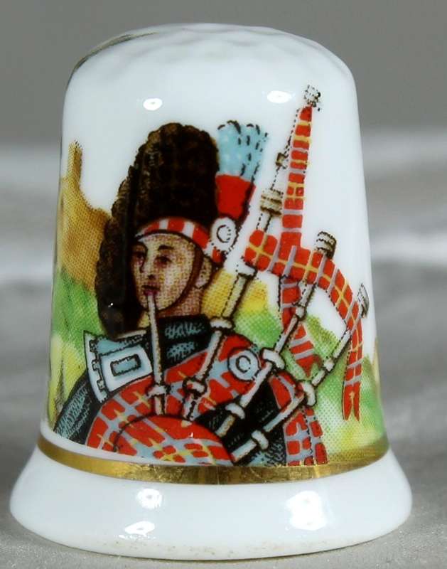 Bone China thimble - Scottish piper - Fenton