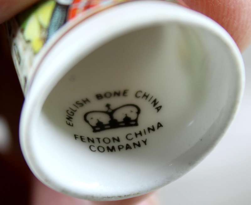 Bone China thimble - Scottish piper - Fenton