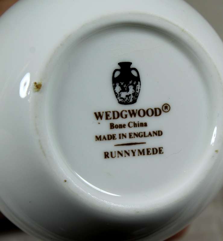 Wedgwood Runnymede posy vase