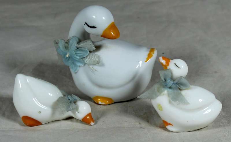Porcelain duck family