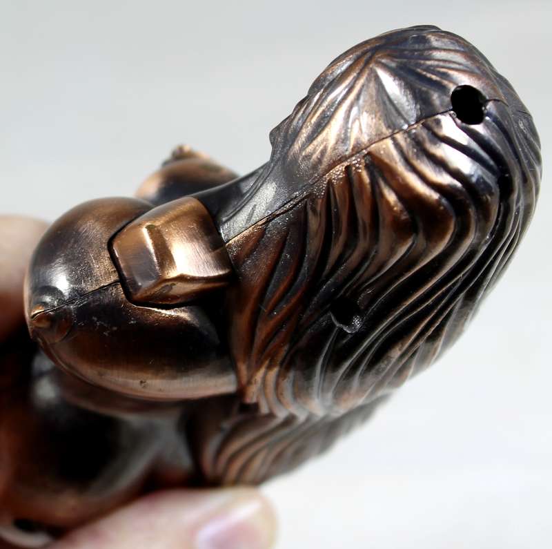 Novelty lighter - nude