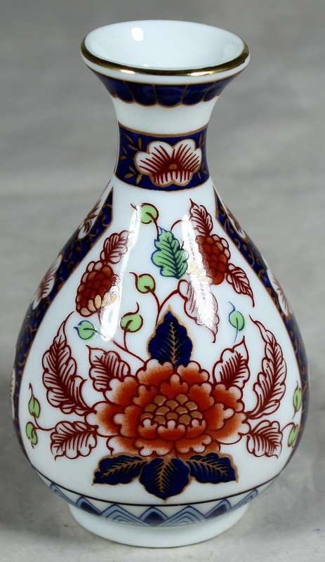 Small posy vase