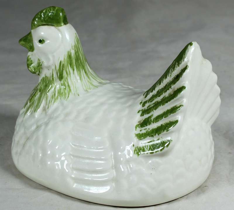 Bowl with chicken shaped lid