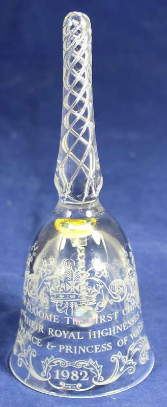 Crystal bell - Prince Charles & Princess Diana - commemoration first born 1982