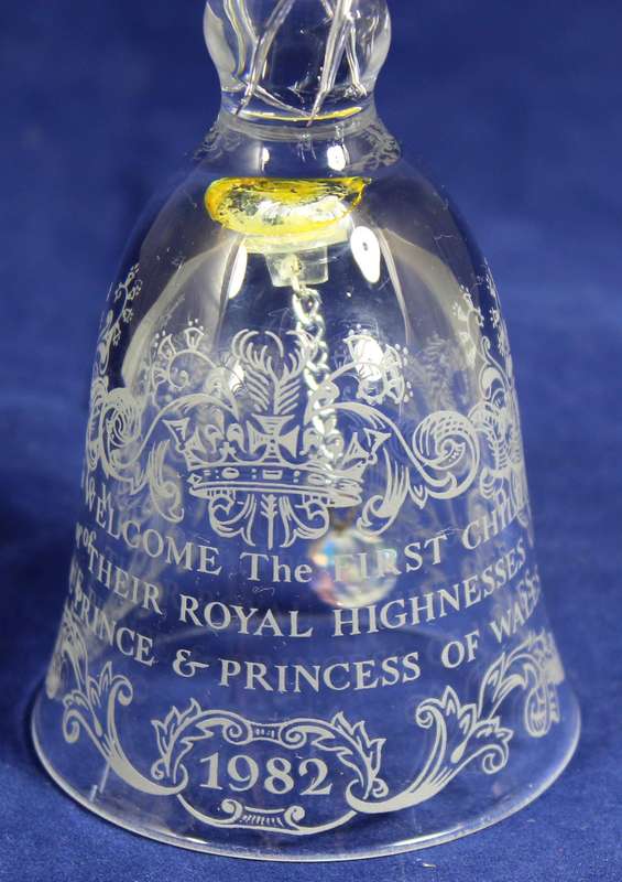 Crystal bell - Prince Charles & Princess Diana - commemoration first born 1982