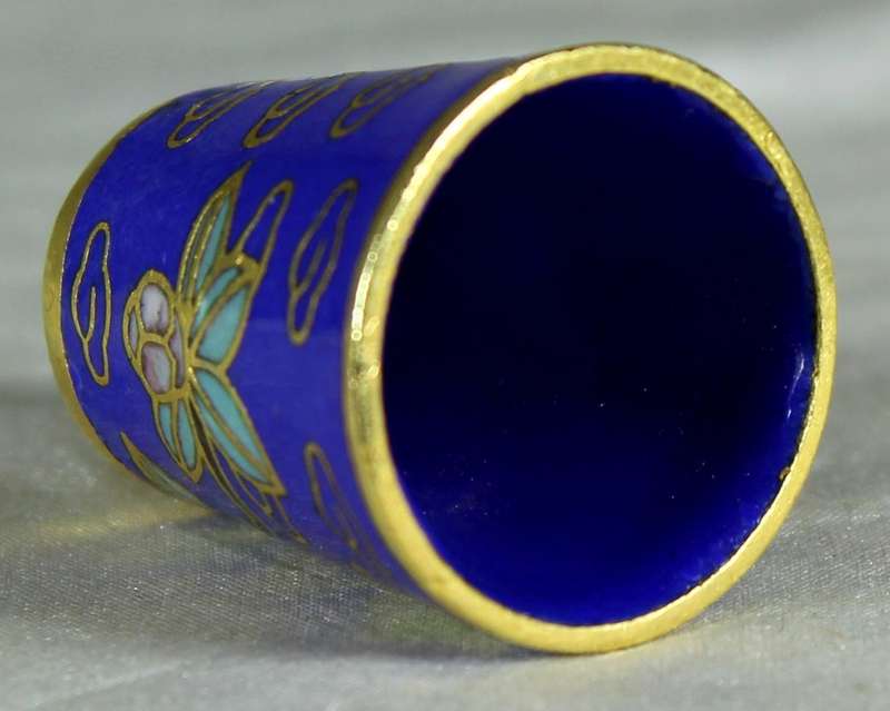 Cloissone thimble - bird with flowers