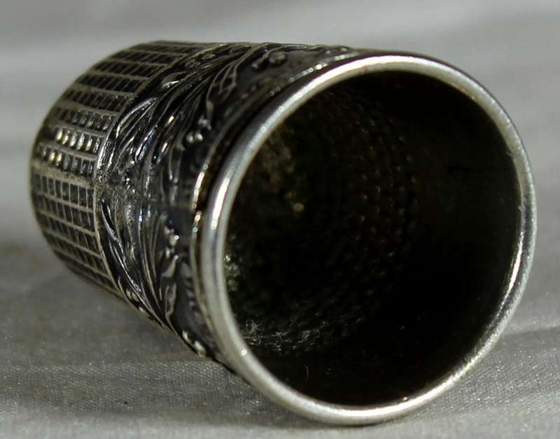 Metal thimble - Embossed bird