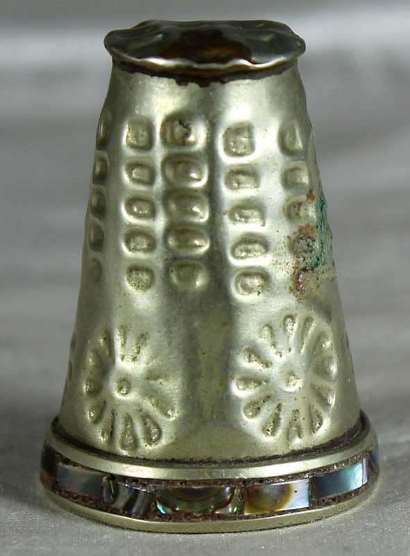 Metal thimble - Embedded precious stones