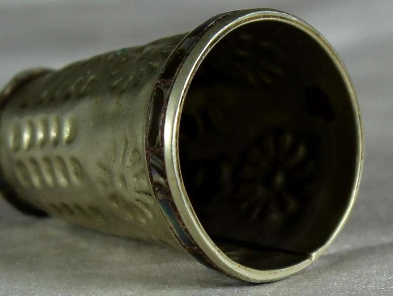 Metal thimble - Embedded precious stones