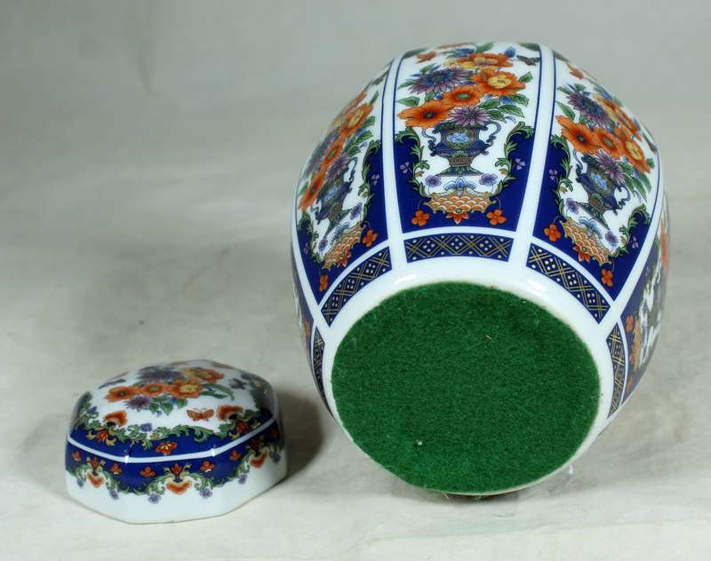 Japanese lidded bowl with orange flowers
