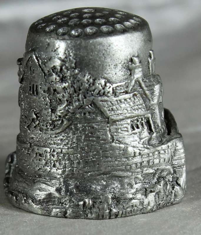 Pewter thimble - Embossed village scene