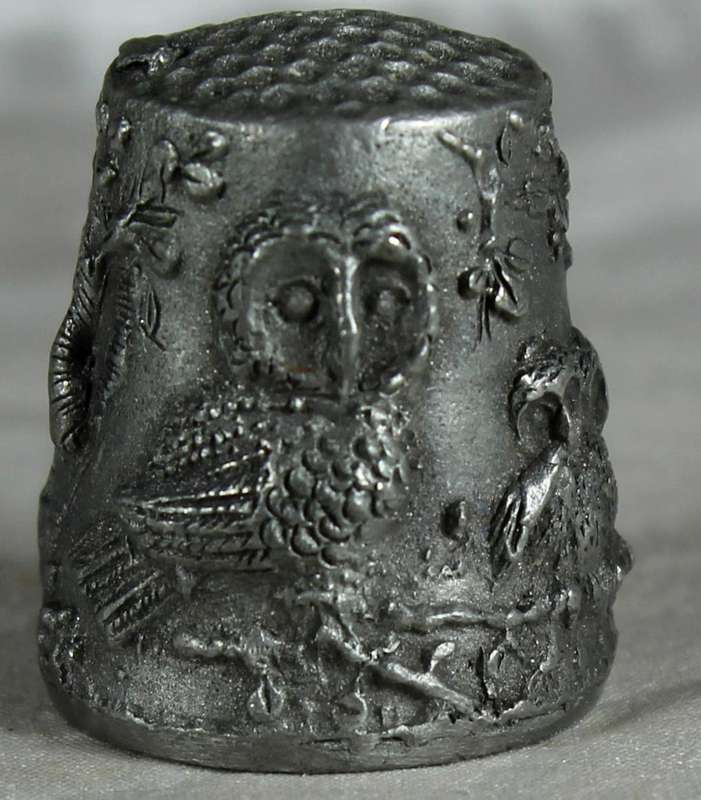 Pewter thimble - Embossed owl family