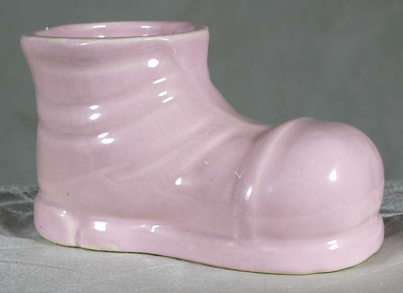 Porcelain pink shoe