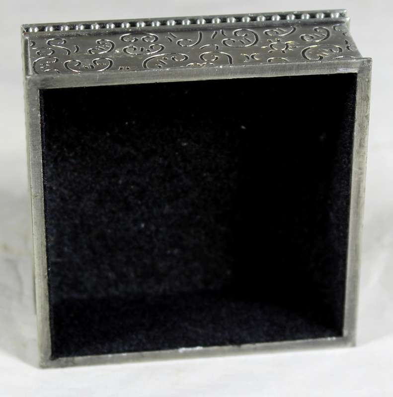 Bedazzled - Metal trinket holder with engravings