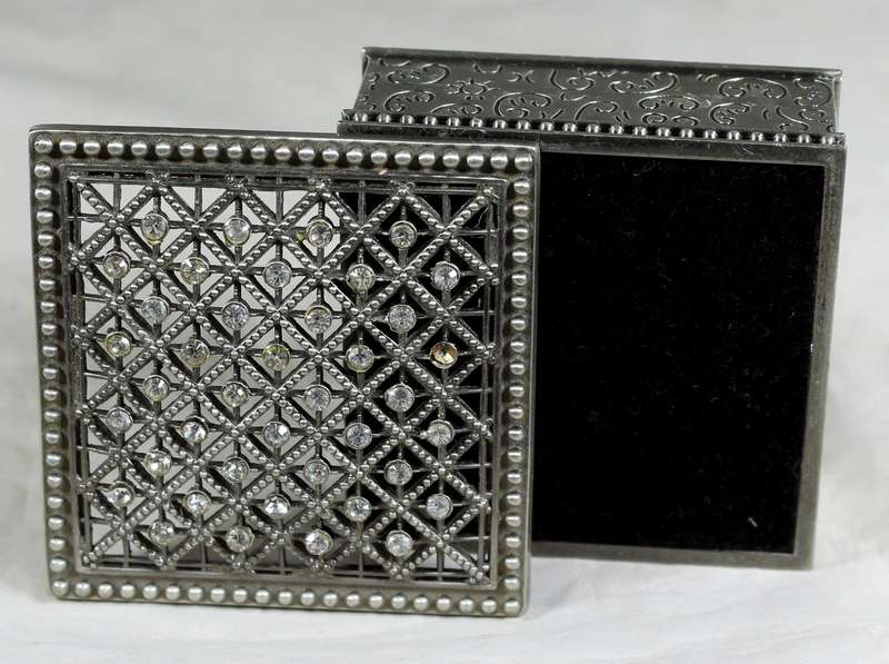 Bedazzled - Metal trinket holder with engravings