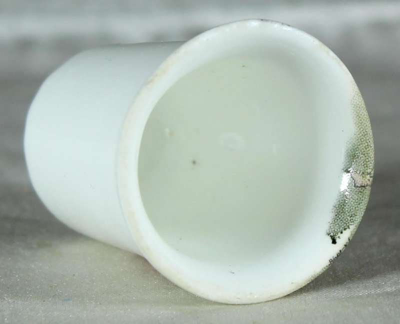 Bone China thimble - Market scene