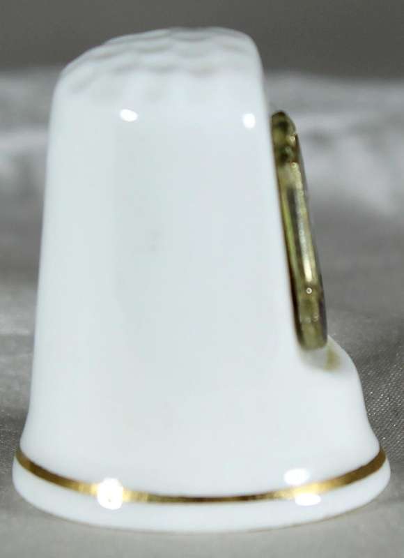 Bone China thimble - Huntingdon by Watsons