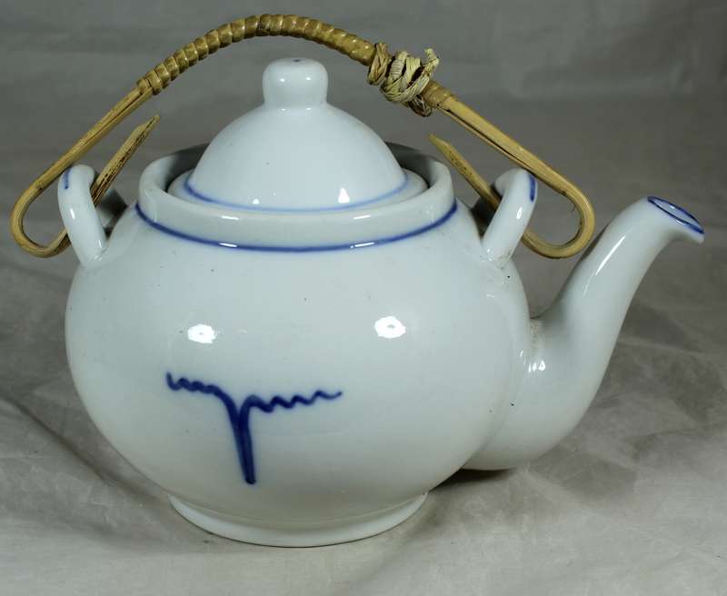 Chinese blue & white traditional tea pot