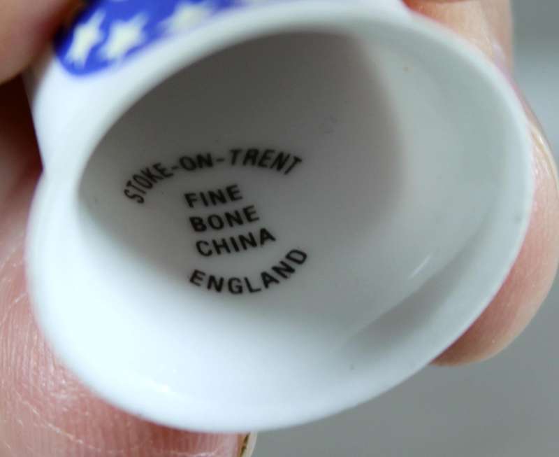 Bone China thimble - Europe GB - Stoke-on-Trent