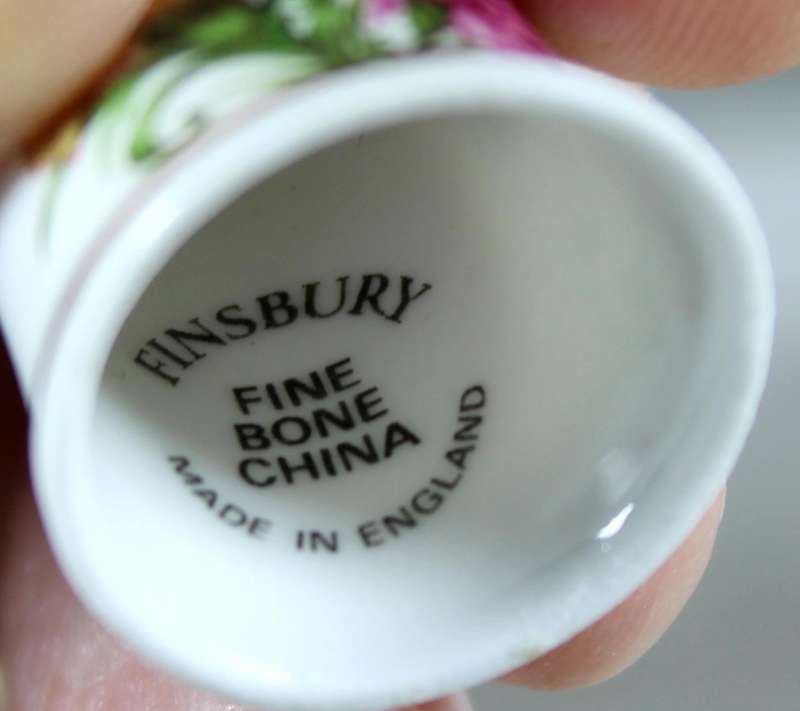 Bone China thimble - Pink carnations - Finsbury