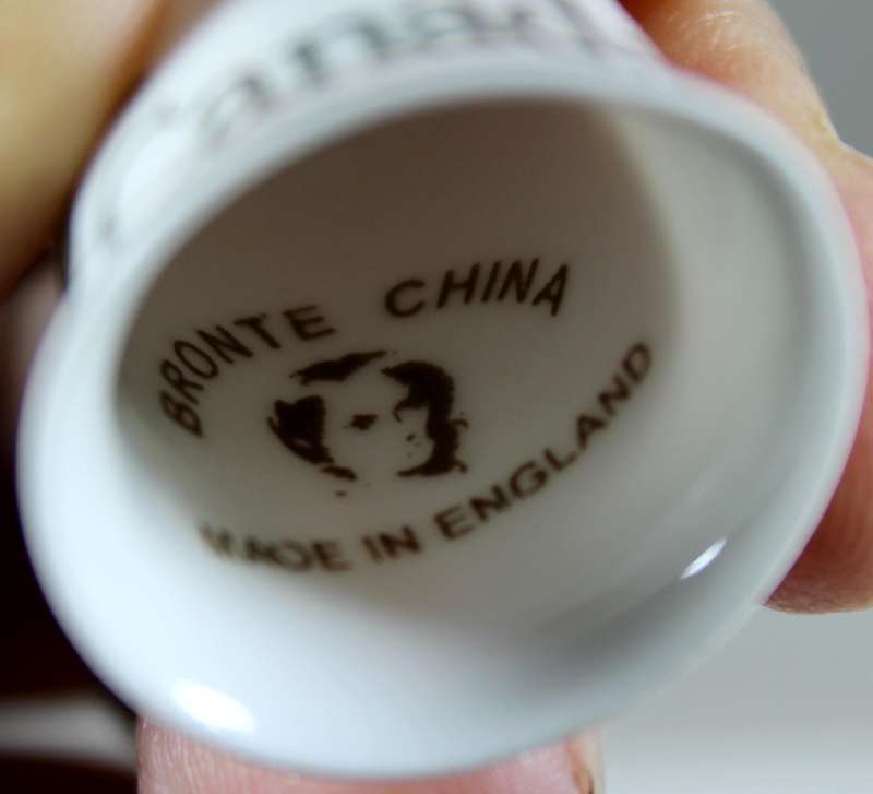 Bone China thimble - Canada - Bronte china
