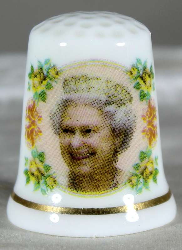 Bone China thimble - Diamond jubilee Queen Elizabeth 2012