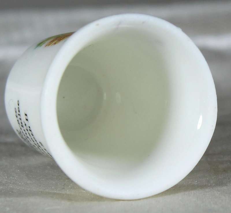 Bone China thimble - Diamond jubilee Queen Elizabeth 2012
