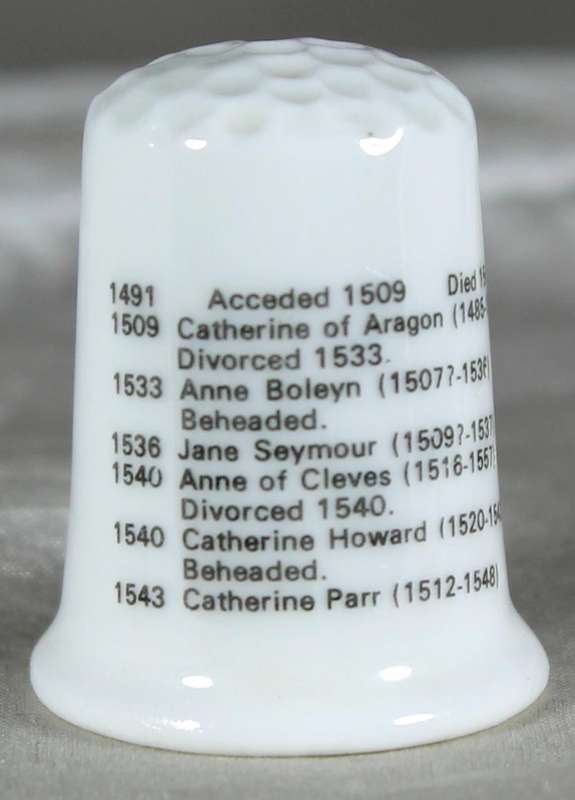 Bone China thimble - Catherine of Aragon - Fenton