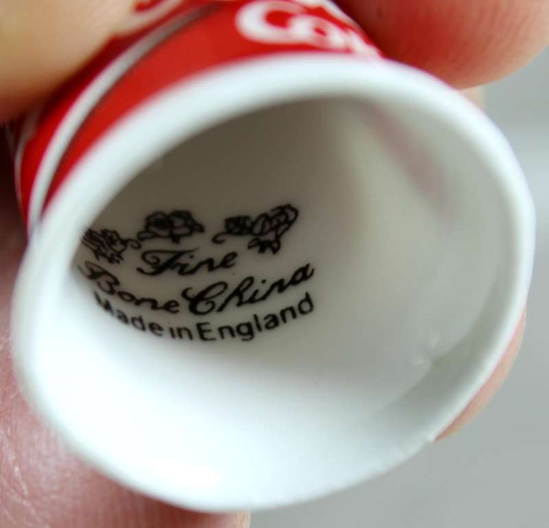 Bone China - Advertising thimble - Coca-Cola