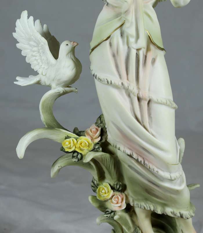 La Anina Collection - Lady with dove