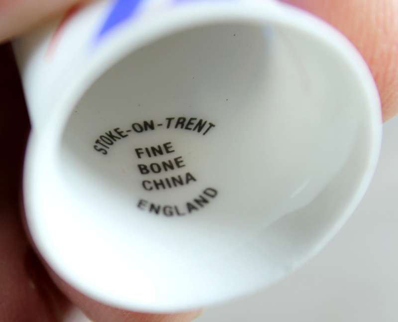Bone China - Advertising thimble - Reebok - Stoke-on-Trent