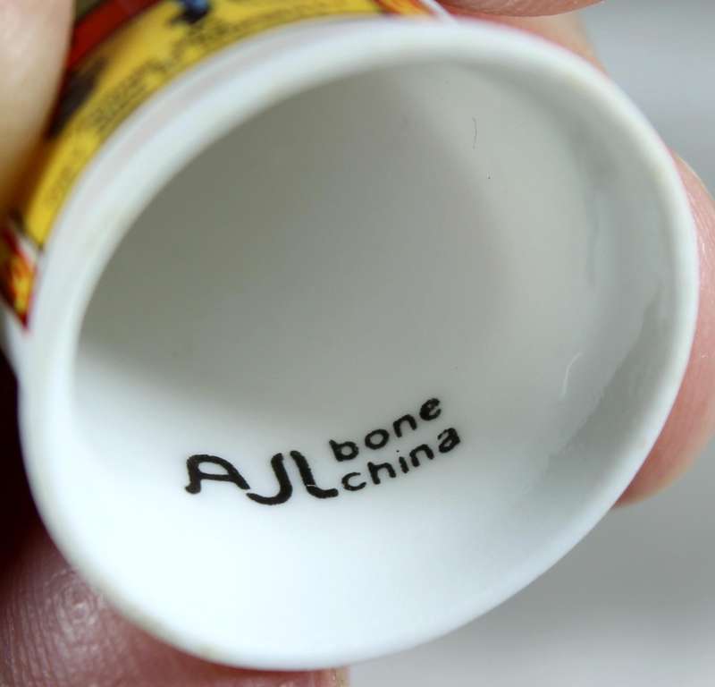 Bone China - Advertising thimble - Redfern's rubber heels - AJL China