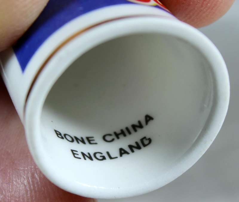 Bone China - Advertising thimble - Cadbury's Time Out
