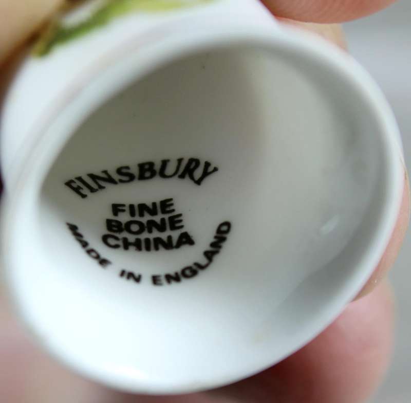 Bone China thimble - Tiger - Finsbury