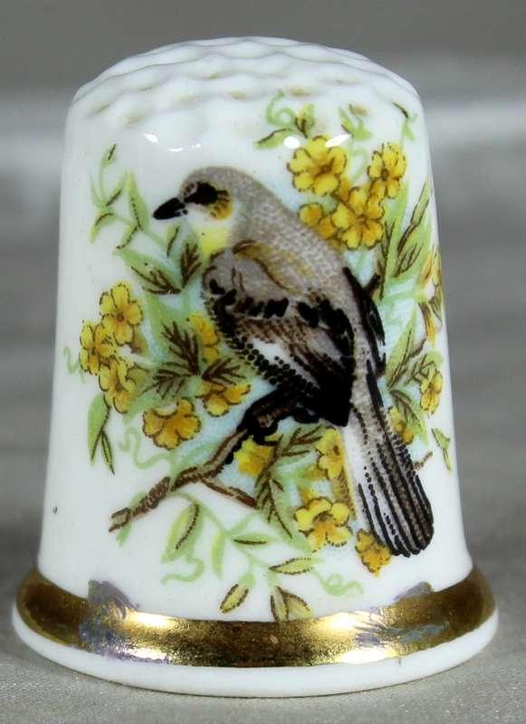Bone China thimble - Bird among flowers - Finsbury