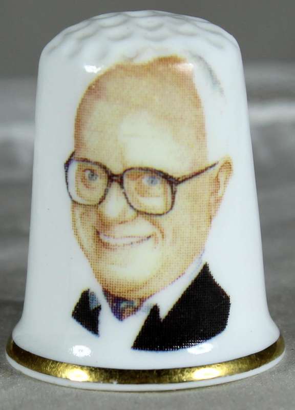 Bone China thimble - Reg Holdsworth - Bronte China
