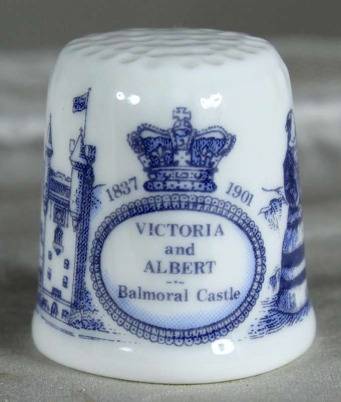 Bone China thimble - Victoria & Albert - Balmoral casrle - Sutherland