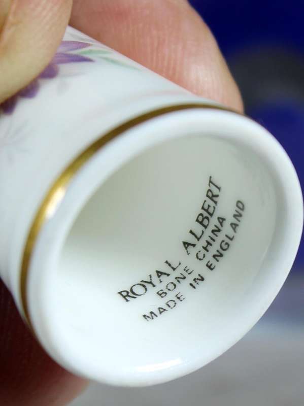 Bone China thimble - Royal Albert - pink & purple flowers